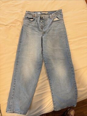 Levi women’s rib cage straight ankle Jeans - Classic Straight Fit